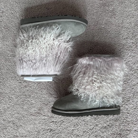 Authentic UGG Lida Boots in Seal Grey with Sheepskin and Mongolian Fur - Picture 2 of 5